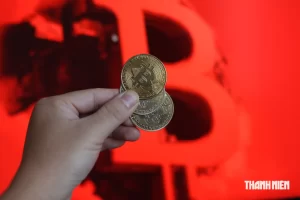 Giá Bitcoin hôm nay 17/07/2026 giảm về 63.719 USD khi thị trường chứng khoán Mỹ bán tháo và nhà đầu tư đồng loạt chốt lời Bitcoin