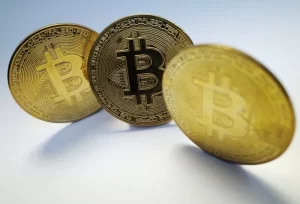 Giá Bitcoin hôm nay 16/10/2026 phục hồi lên 82.130 USD khi lợi suất trái phiếu giảm