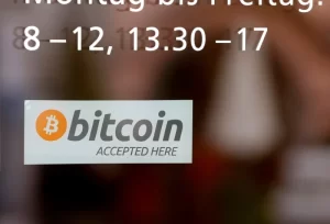 Giá Bitcoin hôm nay 21/10/2026 tăng 1,1% lên 82.707 USD